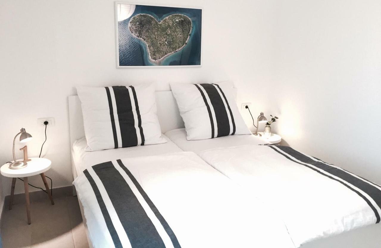 Apartmani Zivaljic Trogir Buitenkant foto